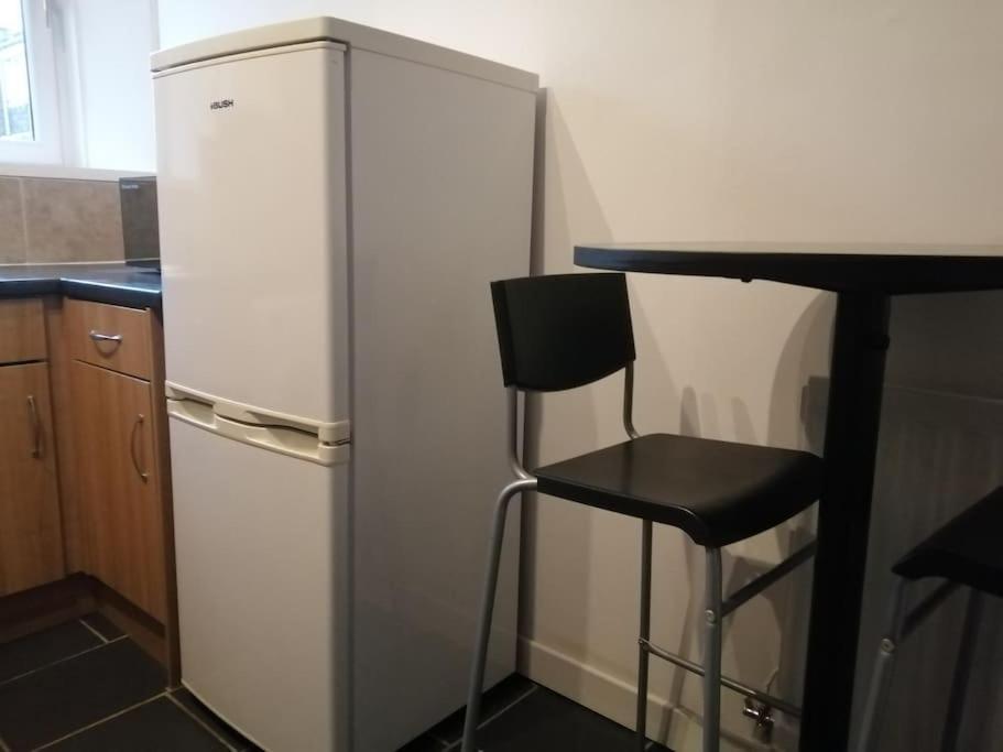 Stylish One Bed Flat With Private Parking Apartment Aberdeen Bagian luar foto