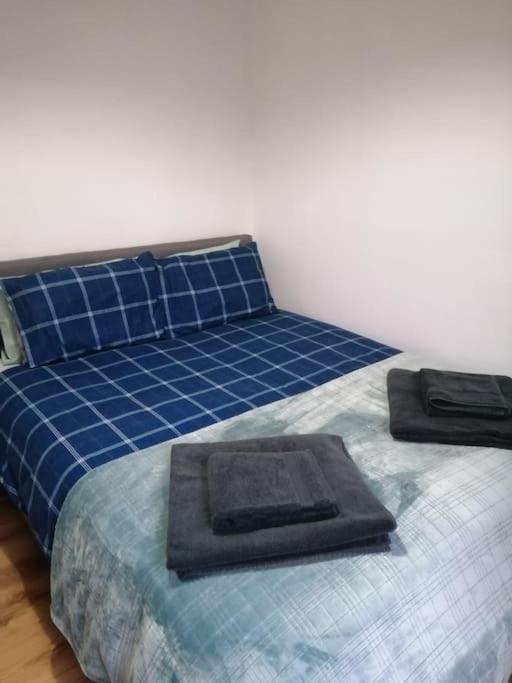 Stylish One Bed Flat With Private Parking Apartment Aberdeen Bagian luar foto